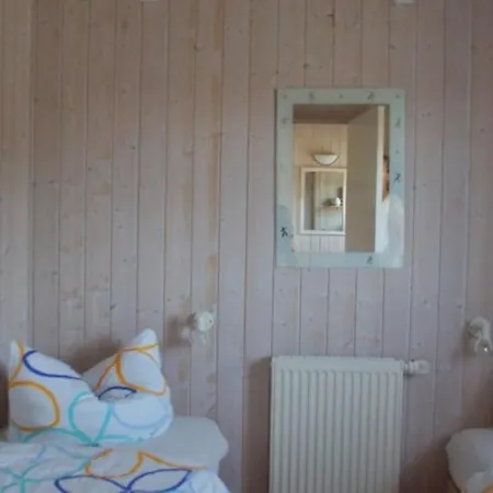 6 Personen Kinderfreundliches Mit Sauna, Whirlpool Und Kaminofen In Сasa de vacaciones *