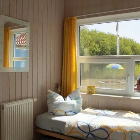6 Personen Kinderfreundliches Mit Sauna, Whirlpool Und Kaminofen In Otterndorf