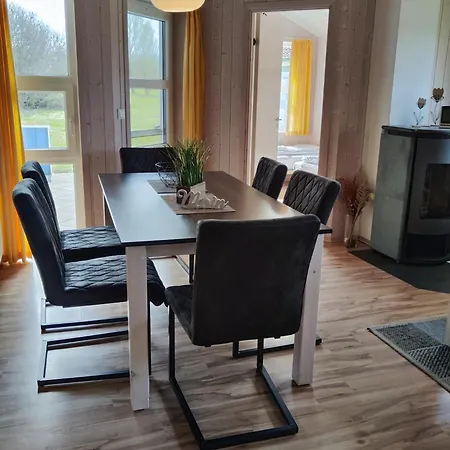 6 Personen Kinderfreundliches Mit Sauna, Whirlpool Und Kaminofen In * Otterndorf