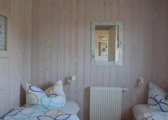 6 Personen Kinderfreundliches Mit Sauna, Whirlpool Und Kaminofen In Hébergement de vacances *