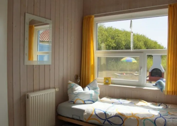 6 Personen Kinderfreundliches Mit Sauna, Whirlpool Und Kaminofen In Otterndorf